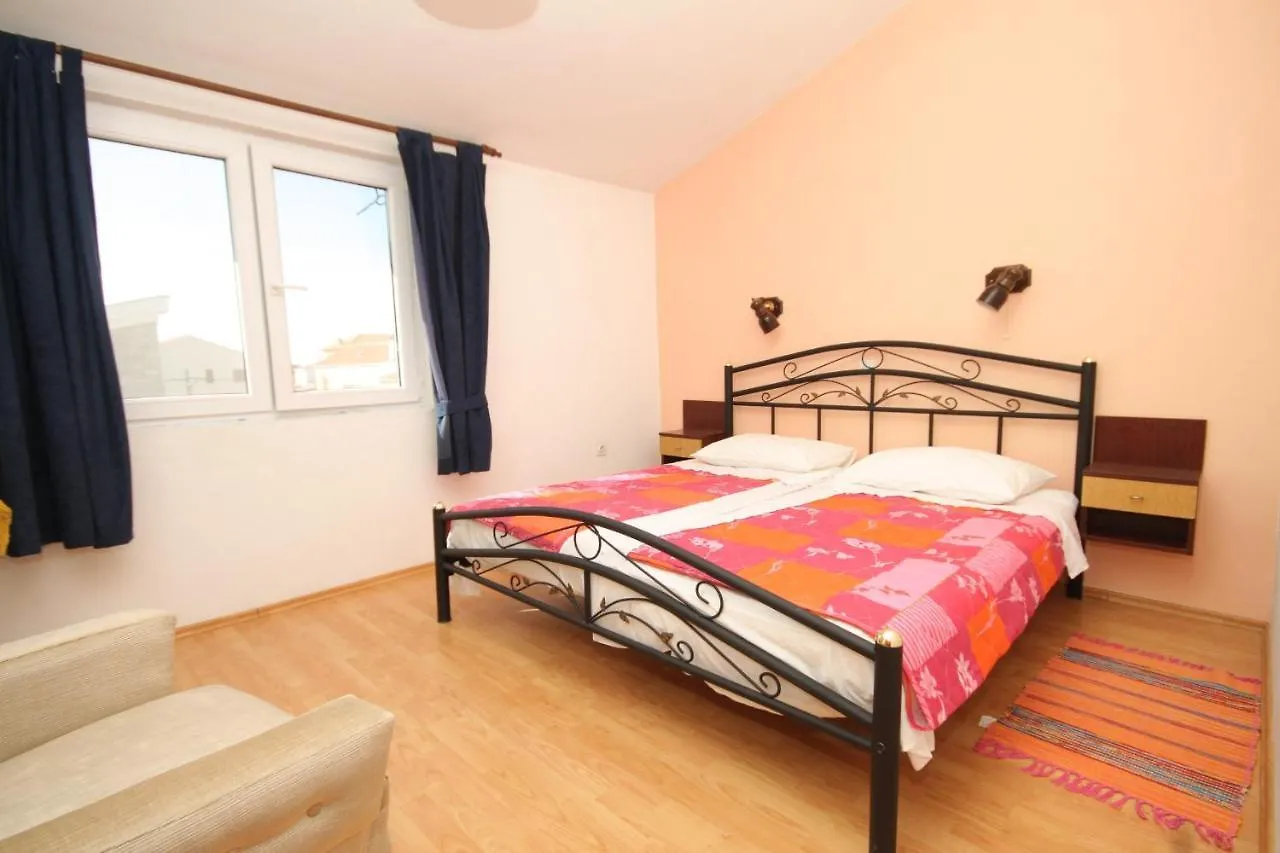 Konukevi Rooms By The Sea Pasman - 8223