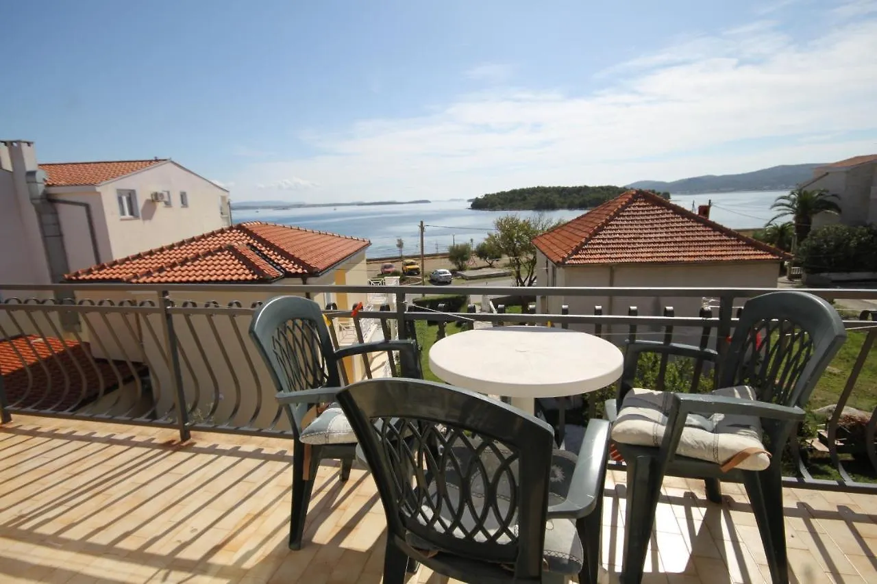 Rooms By The Sea Pasman - 8223 Konukevi